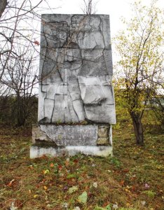 Братская могила восьми партизан, расстрелянных колчаковцами в апреле 1919 года /  / Красноярский край