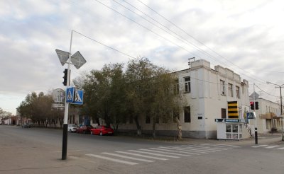 Здание, где в 1917 г. была создана первая партийная группа А.Н.Малишевским /  / Оренбургская область