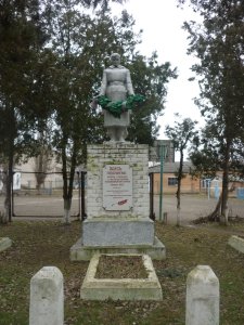 Братская могила воинов Советской Армии, погибших в 1943 году при освобождении станицы /  / Ставропольский край