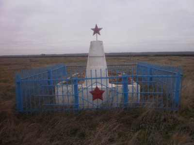 Братская могила 78 красных партизан, погибших в годы гражданской войны /  / Ставропольский край