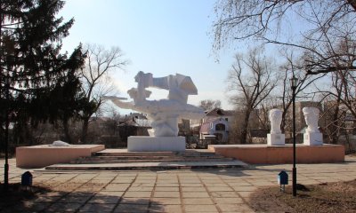 Братская могила воинов Гражданской войны, погибших при освобождении г. Мелекесса /  / Ульяновская область