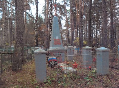 Братская могила воинов, погибших в годы Великой Отечественной войны 1941- 1945 гг. /  / Владимирская область