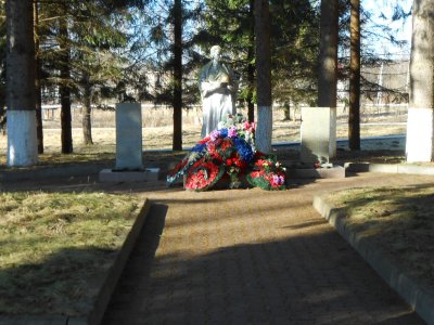 Братская могила советских воинов Эстонского национального корпуса, погибших в борьбе с фашистами /  / Псковская область