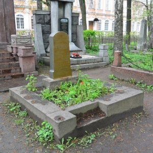 Братская могила работников штаба 2-й Петроградской бригады курсантов, погибших в декабре 1920 года на Южном фронте /  / Город Санкт-Петербург
