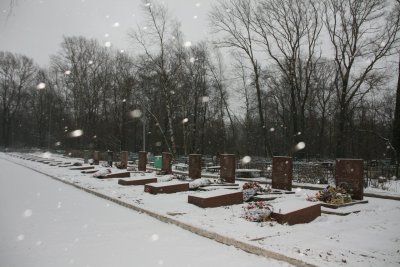 Братское кладбище советских воинов, умерших (погибших) в 1941-1945 гг. /  / Вологодская область