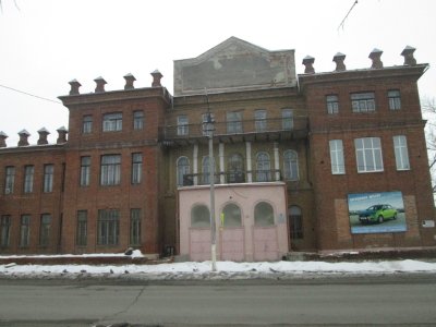 Здание, в котором в 1936-1981 г.г.  работал ученый-животновод  П.А. Кормщиков /  / Челябинская область