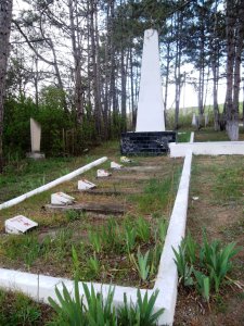 Братская и одиночные могилы советских воинов /  / Республика Крым