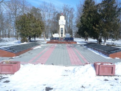 Братская могила 17 коммунистов, погибших за власть Советов /  / Краснодарский край