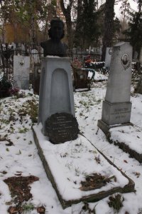 Надгробие на могиле С.П. Ахлюстиной /  / Челябинская область