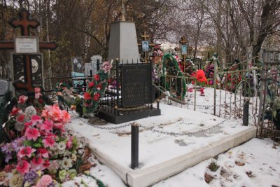 Братская могила воинов, умерших от ран в госпитале г. Касли в годы Великой Отечественной войны /  / Челябинская область