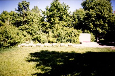 Братская могила 37 красноармейцев, погибших за власть Советов в годы гражданской войны /  / Краснодарский край