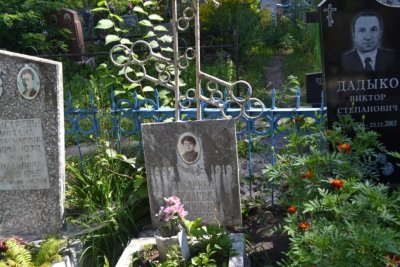 Могила Писаревой П.Г., члена РКП(б) с 1917 г., погибшей при выполнении партийного задания /  / Брянская область