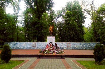 Братская могила 187 советских воинов, погибших в боях с фашистскими захватчиками /  / Краснодарский край