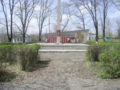 Братская могила 21 воина, погибшего в годы гражданской и Великой Отечественной войн /  / Краснодарский край