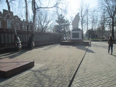 Братская могила 672 советских воинов, погибших в боях с фашистскими захватчиками /  / Краснодарский край