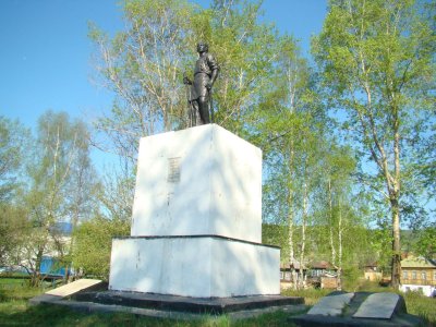 Братская могила и памятник на месте боя с белочехами 27 мая 1918 г. /  / Челябинская область
