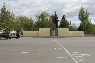 Трибуна-памятник В.И. Ленину /  / Челябинская область
