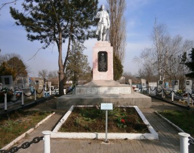 Братская могила 123 советских воинов, погибших в боях с фашистскими захватчиками /  / Краснодарский край