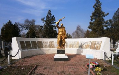 Братская могила 168 советских воинов, погибших в боях с фашистскими захватчиками /  / Краснодарский край