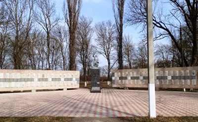 Братская могила 586 советских воинов, погибших в боях с фашистскими захватчиками /  / Краснодарский край
