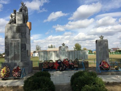 Братская могила 1160 советских воинов, погибших в боях с фашистскими захватчиками /  / Краснодарский край