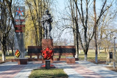 Братская могила 55 советских воинов, погибших в боях с фашистскими захватчиками /  / Краснодарский край