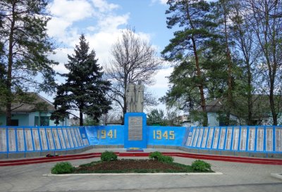Братская могила 1361 советского воина, погибшего в боях с фашистскими захватчиками /  / Краснодарский край