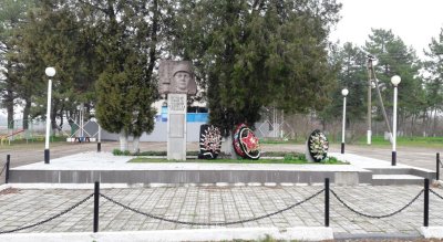 Братская могила 92 советских воинов, погибших в боях с фашистскими захватчиками /  / Краснодарский край