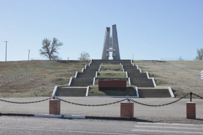 Мемориальный комплекс воинам 28-й Армии /  / Республика Калмыкия