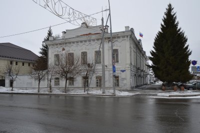 Здание, в котором в 1918 г. размещался военно-революционный штаб /  / Тюменская область