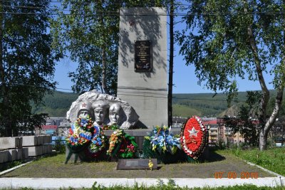 Памятник в честь воинов-земляков, погибших в годы Великой Отечественной войны 1941-1945 гг. /  / Еврейская автономная область