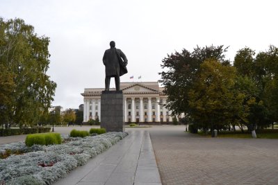 Памятник В.И. Ленину (открыт 27.10.79) /  / Тюменская область
