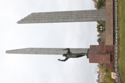 Памятник первому космонавту мира Ю.А. Гагарину /  / Оренбургская область