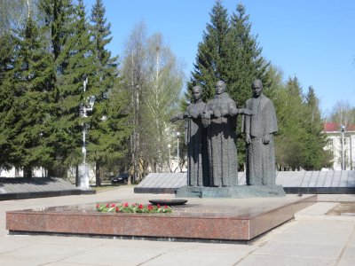 Памятник в честь воинов-сыктывкарцев, погибших в годы Великой Отечественной войны /  / Республика Коми