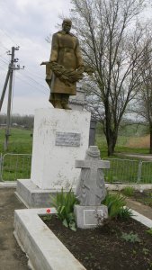 Братская могила воинам Советской Армии, погибшим в Великую Отечественную войну /  / Ставропольский край