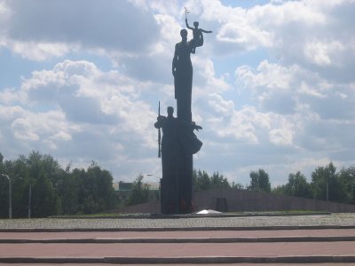 Монумент погибшим воинам-пензенцам /  / Пензенская область