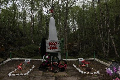 Захоронение воинов 31-й отдельной лыжной бригады, погибших в 1941-1944 гг. /  / Мурманская область