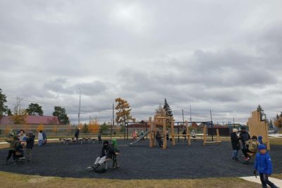Новый мини-парк открыли в селе Булгунняхтах по программе «1000 дворов на Дальнем Востоке»