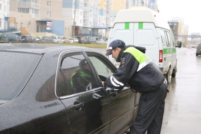 На улицах Якутска выявляют должников по коммунальным услугам