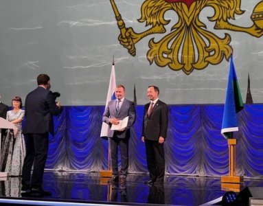 Глава Якутии встретился с директором компании «Сургутнефтегаз»