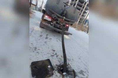 Несанкционированный слив сточных вод выявили в Якутске