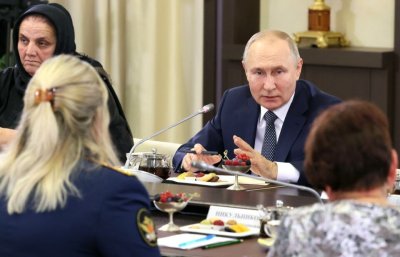 Владимир Путин отметил поддержку главы Якутии для мобилизованных и их семей