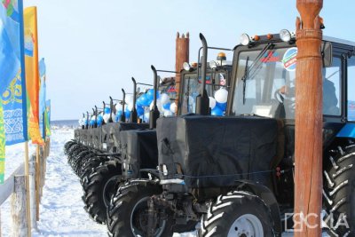Аграрии Амгинского района получили ключи от новых тракторов в День коневода-табунщика
