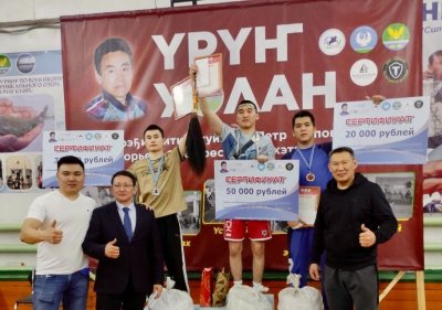 Чемпионом турнира Якутии по многоборью среди школьников стал Иван Степанов