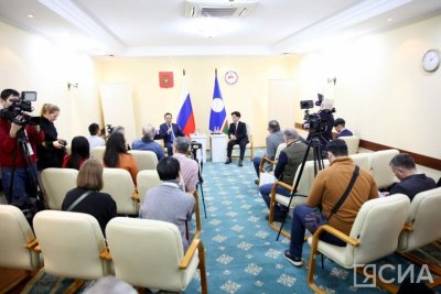 Глава Якутии ответил на вопросы иностранных журналистов