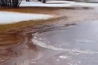 В Сунтарском районе после первого дождя из ручья вышла вода. Видео