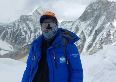 Якутянин Евгений Кривошапкин достиг вершины горы Эверест