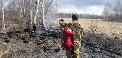 Ландшафтный пожар локализовали в пяти км от села Сунтар