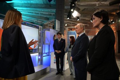 В центре «Зотов» Путину представили достижения креативных индустрий Якутии