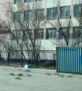 В Якутске на парковке выкорчевали пни после жалобы